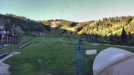 Deer Valley: Snow park lodge (deervalley.com)