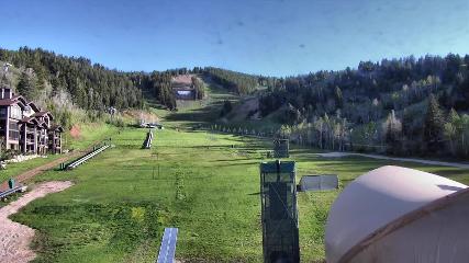 Deer Valley: Snow park lodge (deervalley.com)