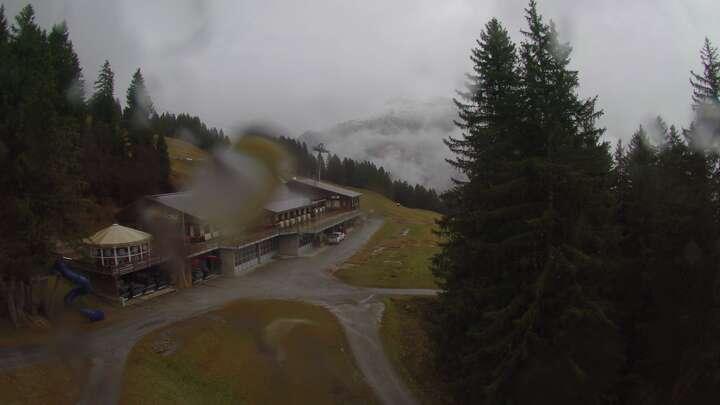 Webcam Elm: Sportbahnen Ämpächli