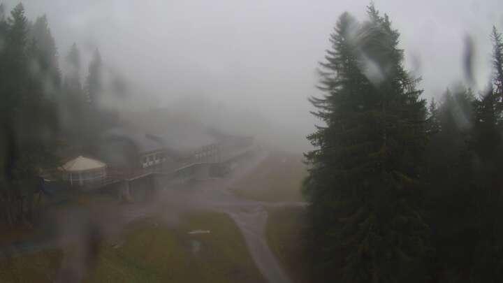 Webcam Elm: Sportbahnen Ämpächli