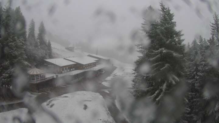 Webcam Elm: Sportbahnen Ämpächli