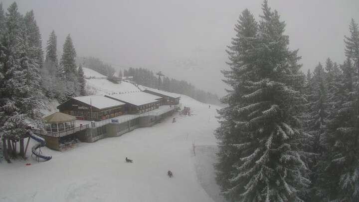 Webcam Elm: Sportbahnen Ämpächli