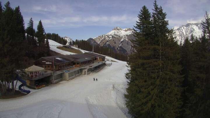 Webcam Elm: Sportbahnen Ämpächli