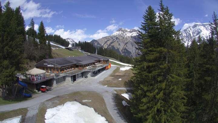 Webcam Elm: Sportbahnen Ämpächli