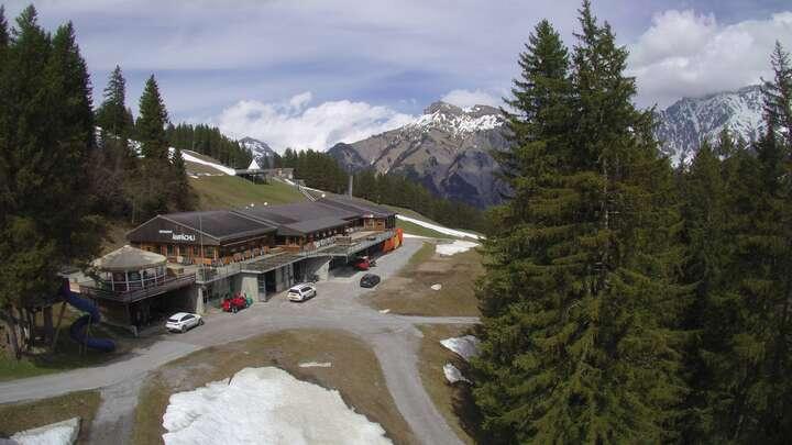 Webcam Elm: Sportbahnen Ämpächli