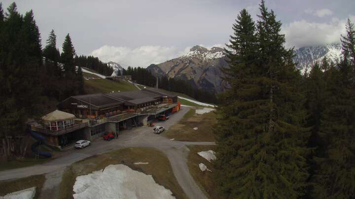 Webcam Elm: Sportbahnen Ämpächli