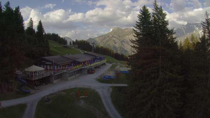 Webcam Elm: Sportbahnen Ämpächli