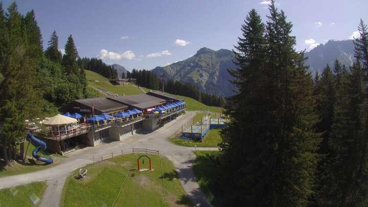 Webcam Elm: Sportbahnen Ämpächli