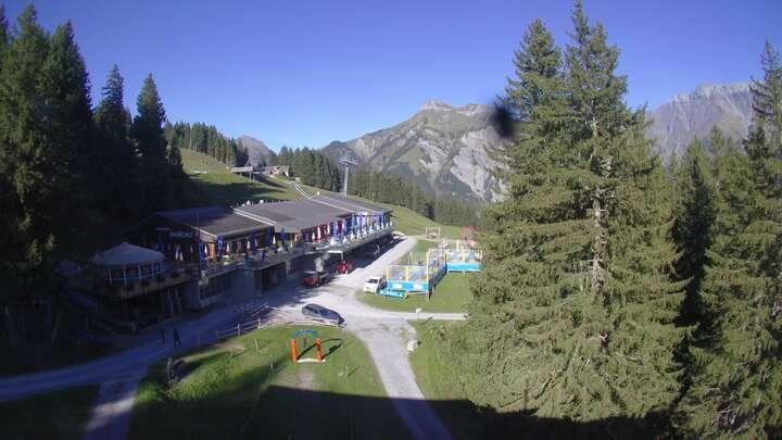 Webcam Elm: Sportbahnen Ämpächli