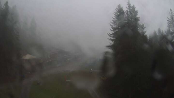 Webcam Elm: Sportbahnen Ämpächli