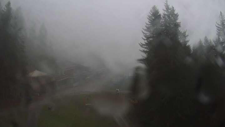 Webcam Elm: Sportbahnen Ämpächli