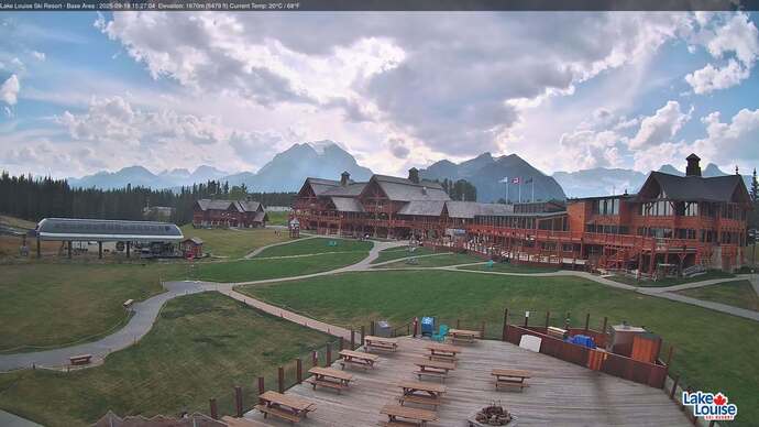 Webcam Fernie: Lodge of Ten Peaks