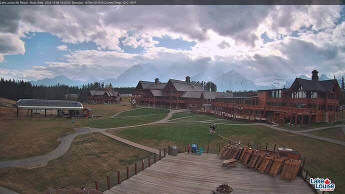 Webcam Fernie: Lodge of Ten Peaks