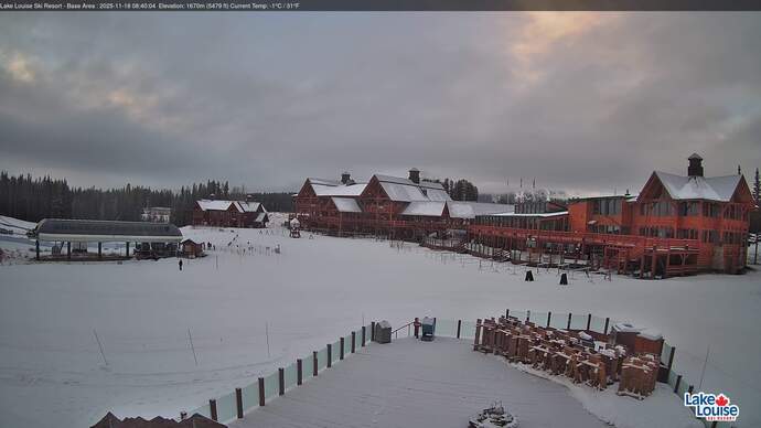 Webcam Fernie: Lodge of Ten Peaks