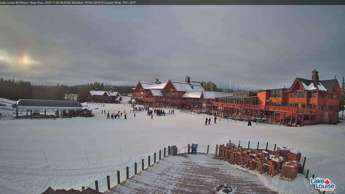 Webcam Fernie: Lodge of Ten Peaks