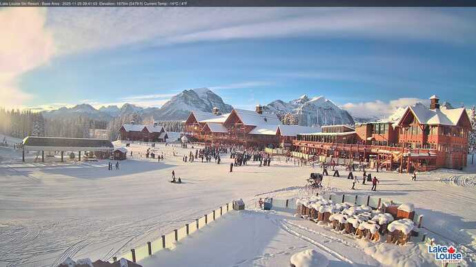 Webcam Fernie: Lodge of Ten Peaks