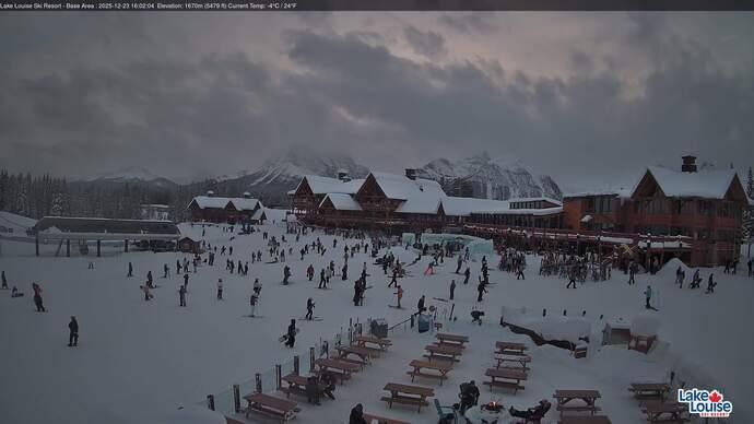 Webcam Fernie: Lodge of Ten Peaks