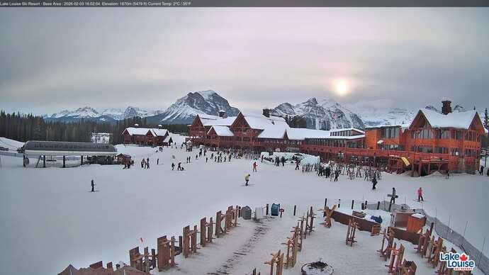 Webcam Fernie: Lodge of Ten Peaks