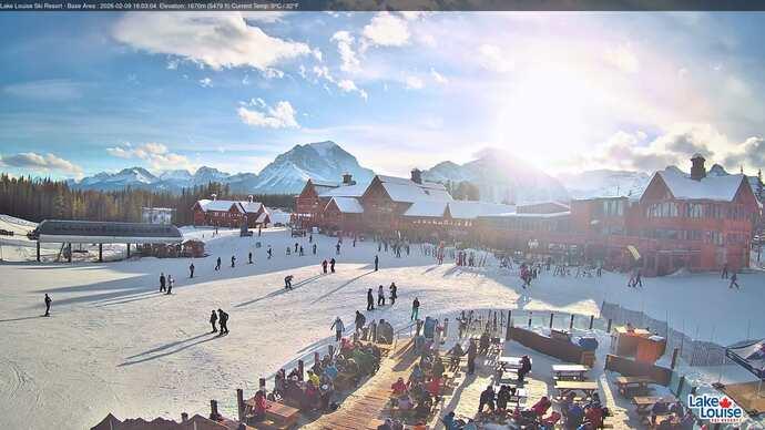 Webcam Fernie: Lodge of Ten Peaks