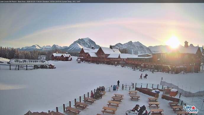 Webcam Fernie: Lodge of Ten Peaks