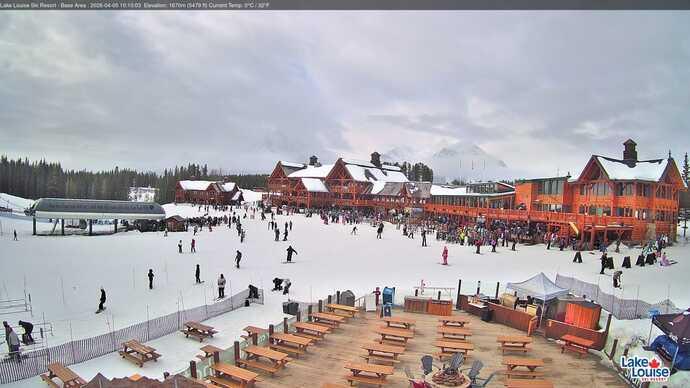 Webcam Fernie: Lodge of Ten Peaks