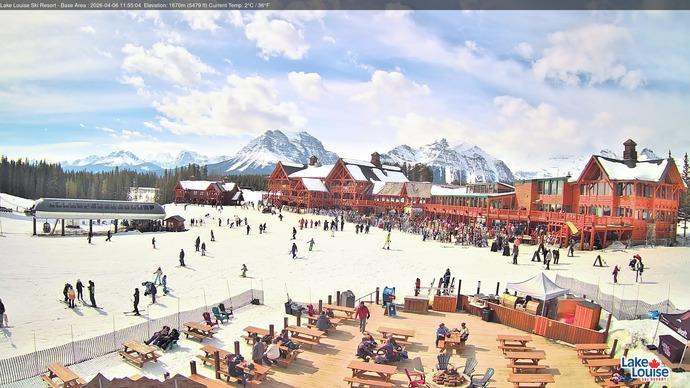 Webcam Fernie: Lodge of Ten Peaks