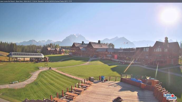 Webcam Fernie: Lodge of Ten Peaks