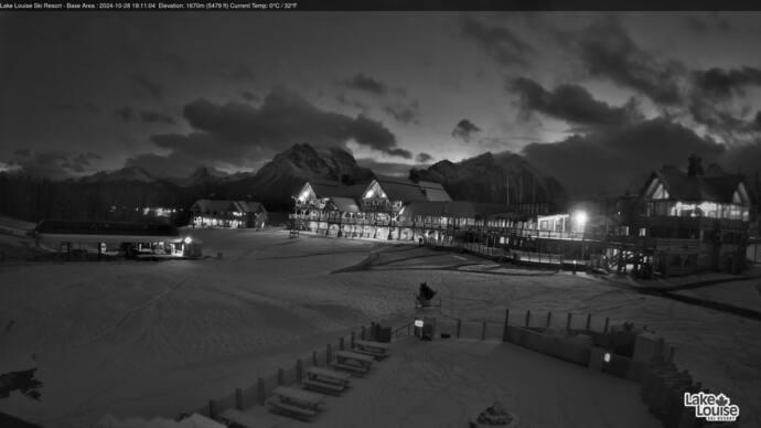 Webcam Fernie: Lodge of Ten Peaks