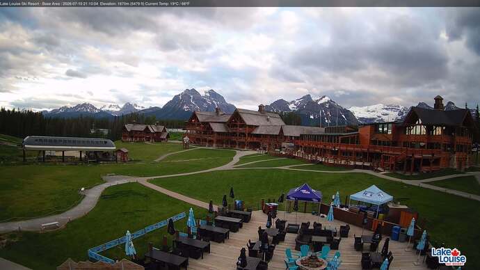 Webcam Fernie: Lodge of Ten Peaks