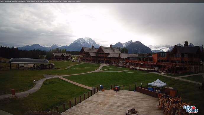 Webcam Fernie: Lodge of Ten Peaks