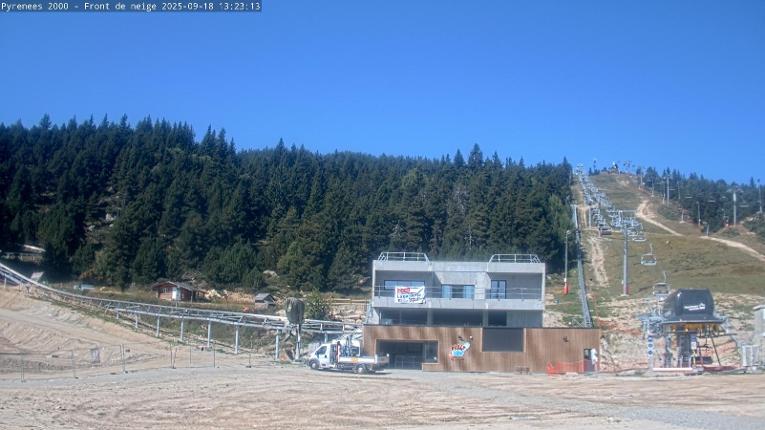 Webcam Font Romeu - Pyrénées 2000: Front de neige