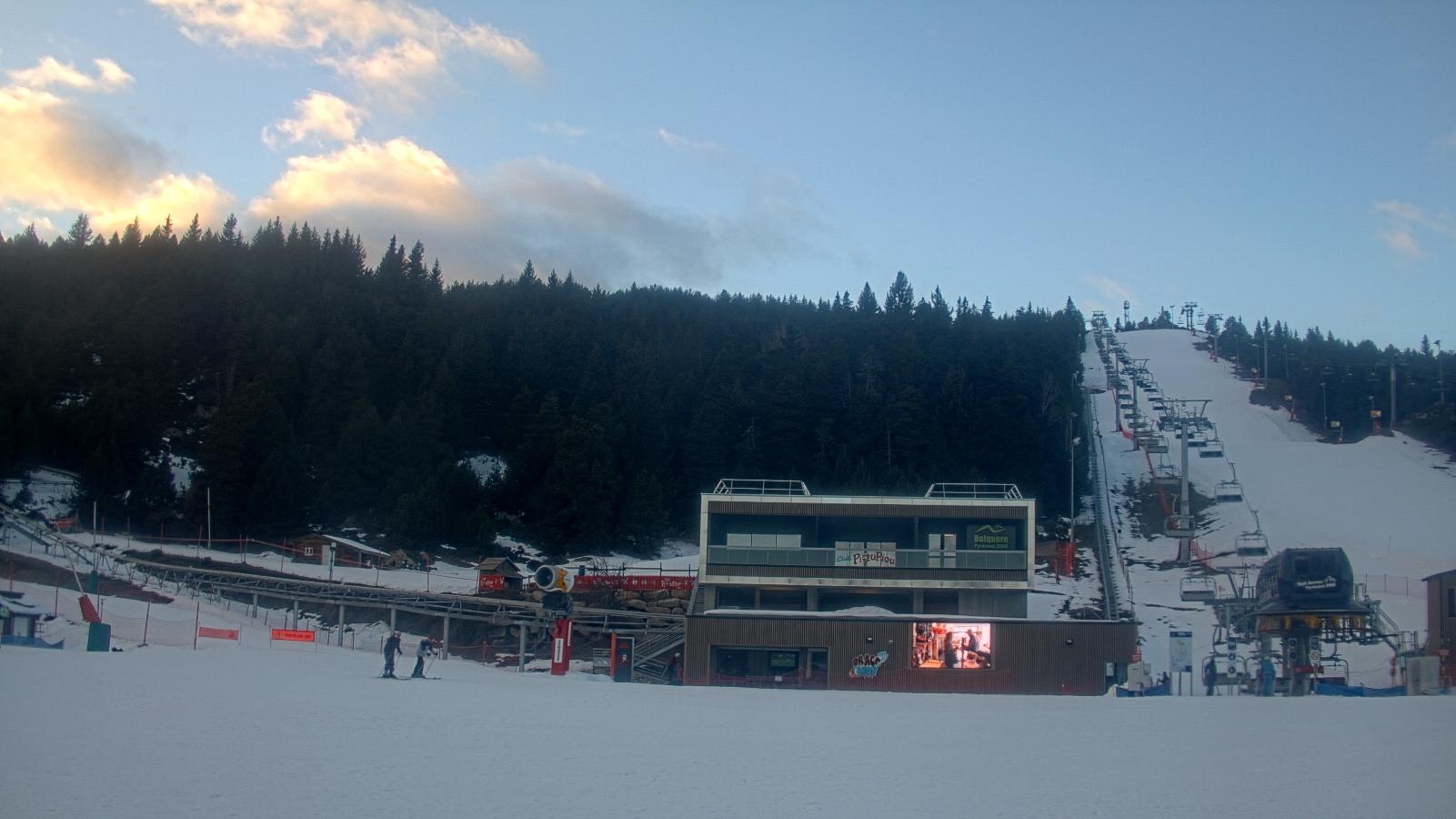 Webcam Font Romeu - Pyrénées 2000: Front de neige