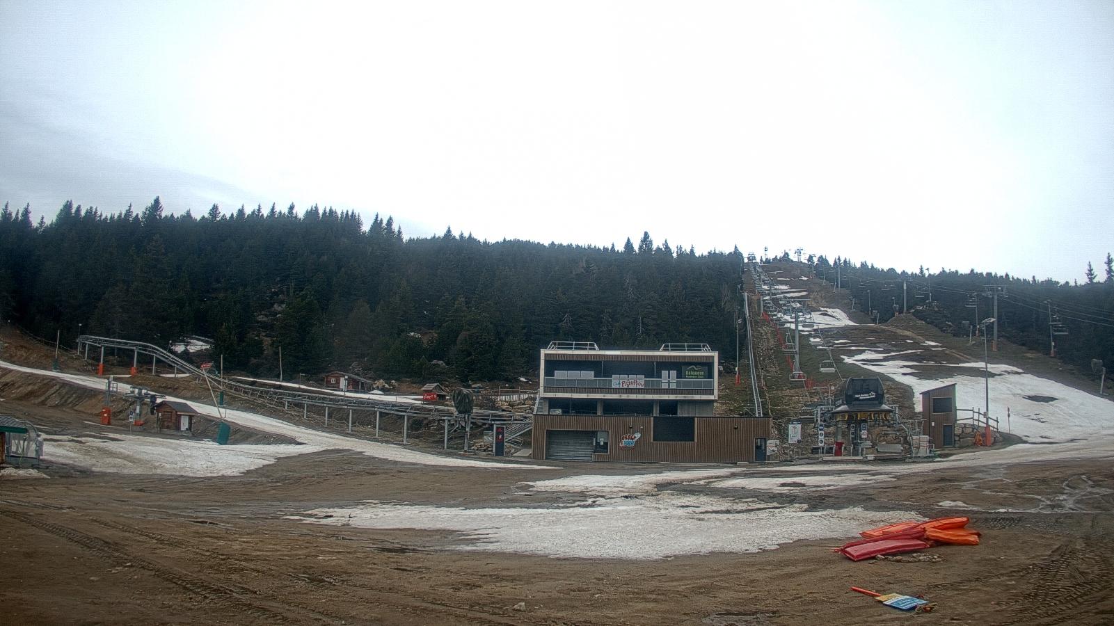 Webcam Font Romeu - Pyrénées 2000: Front de neige