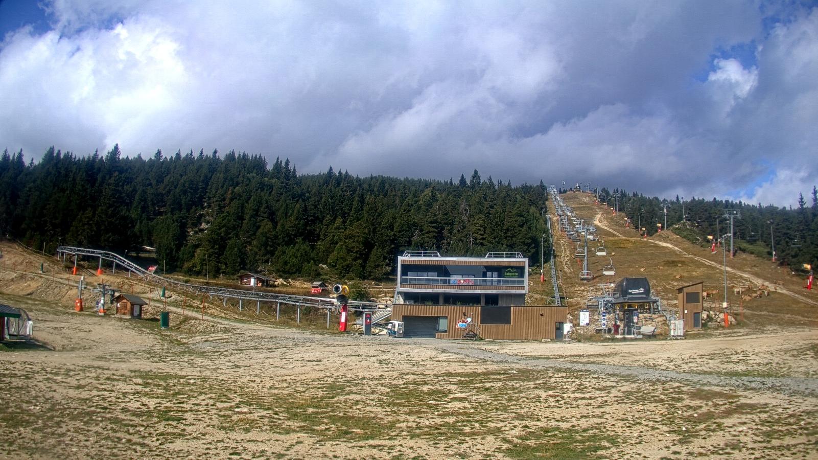 Webcam Font Romeu - Pyrénées 2000: Front de neige