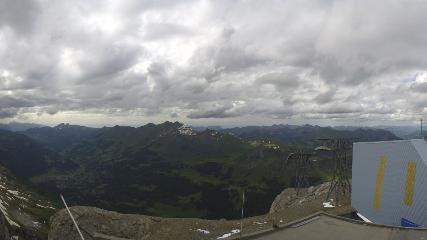 Glacier 3000: Cabane 2525m (glacier3000.ch)