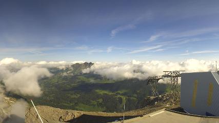 Glacier 3000: Cabane 2525m (glacier3000.ch)