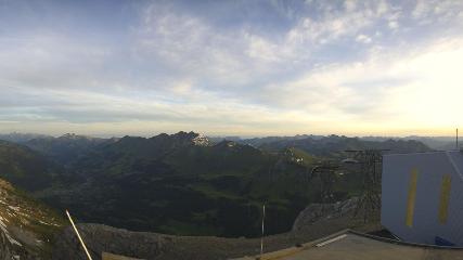 Glacier 3000: Cabane 2525m (glacier3000.ch)