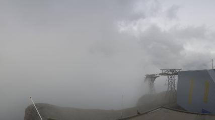 Glacier 3000: Cabane 2525m (glacier3000.ch)
