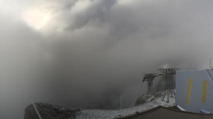Glacier 3000: Cabane 2525m (glacier3000.ch)
