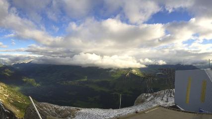 Glacier 3000: Cabane 2525m (glacier3000.ch)
