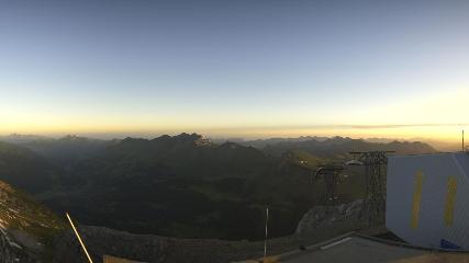 Glacier 3000: Cabane 2525m (glacier3000.ch)