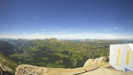 Glacier 3000: Cabane 2525m (glacier3000.ch)