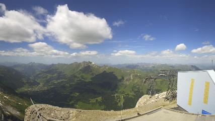 Glacier 3000: Cabane 2525m (glacier3000.ch)
