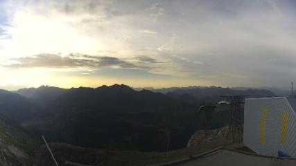 Glacier 3000: Cabane 2525m (glacier3000.ch)