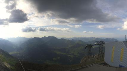 Glacier 3000: Cabane 2525m (glacier3000.ch)