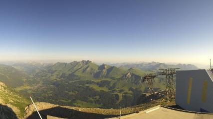 Glacier 3000: Cabane 2525m (glacier3000.ch)
