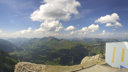 Glacier 3000: Cabane 2525m (glacier3000.ch)