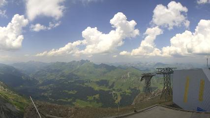 Glacier 3000: Cabane 2525m (glacier3000.ch)