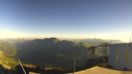 Glacier 3000: Cabane 2525m (glacier3000.ch)