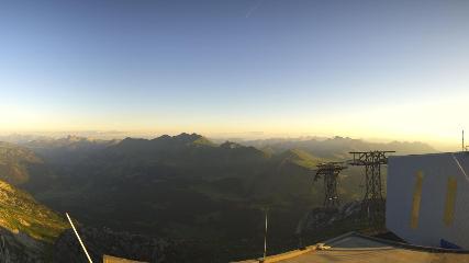 Glacier 3000: Cabane 2525m (glacier3000.ch)